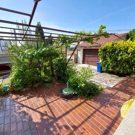 Apartment Garden Premantura